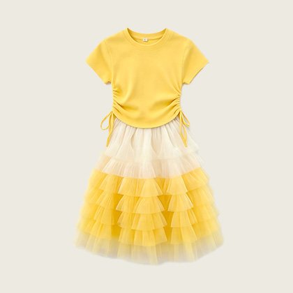 Short-sleeved top and skirt set